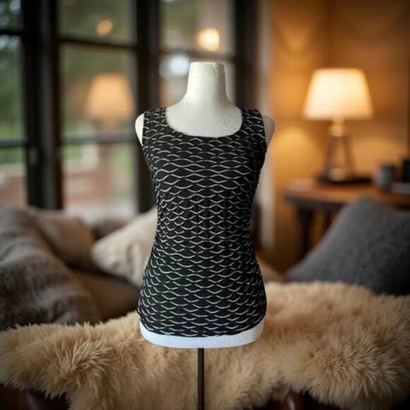 BLACK/WHITE STRETCHY TOP - Picture 1 of 4